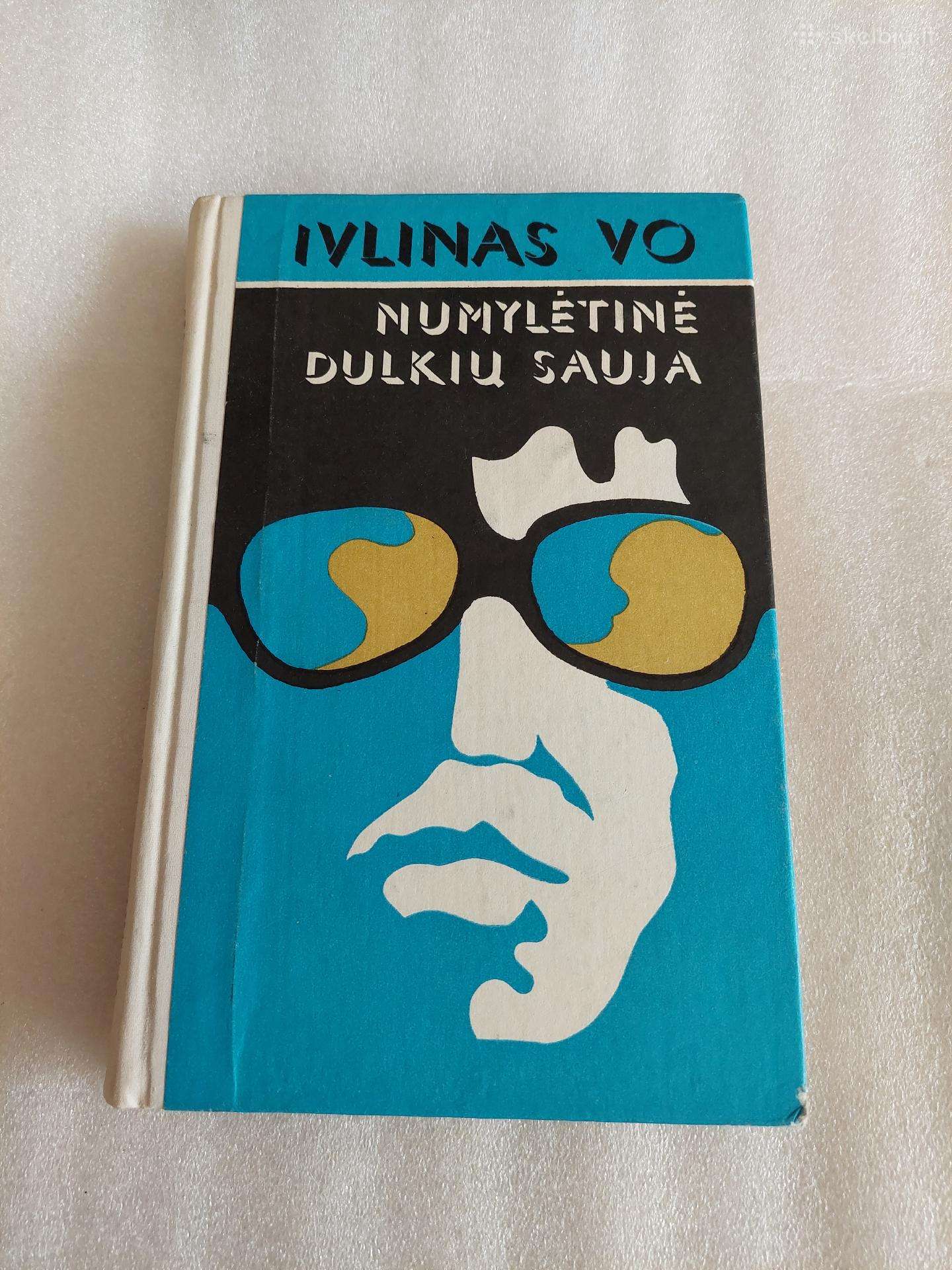 Numylėtinė * Dulkių sauja