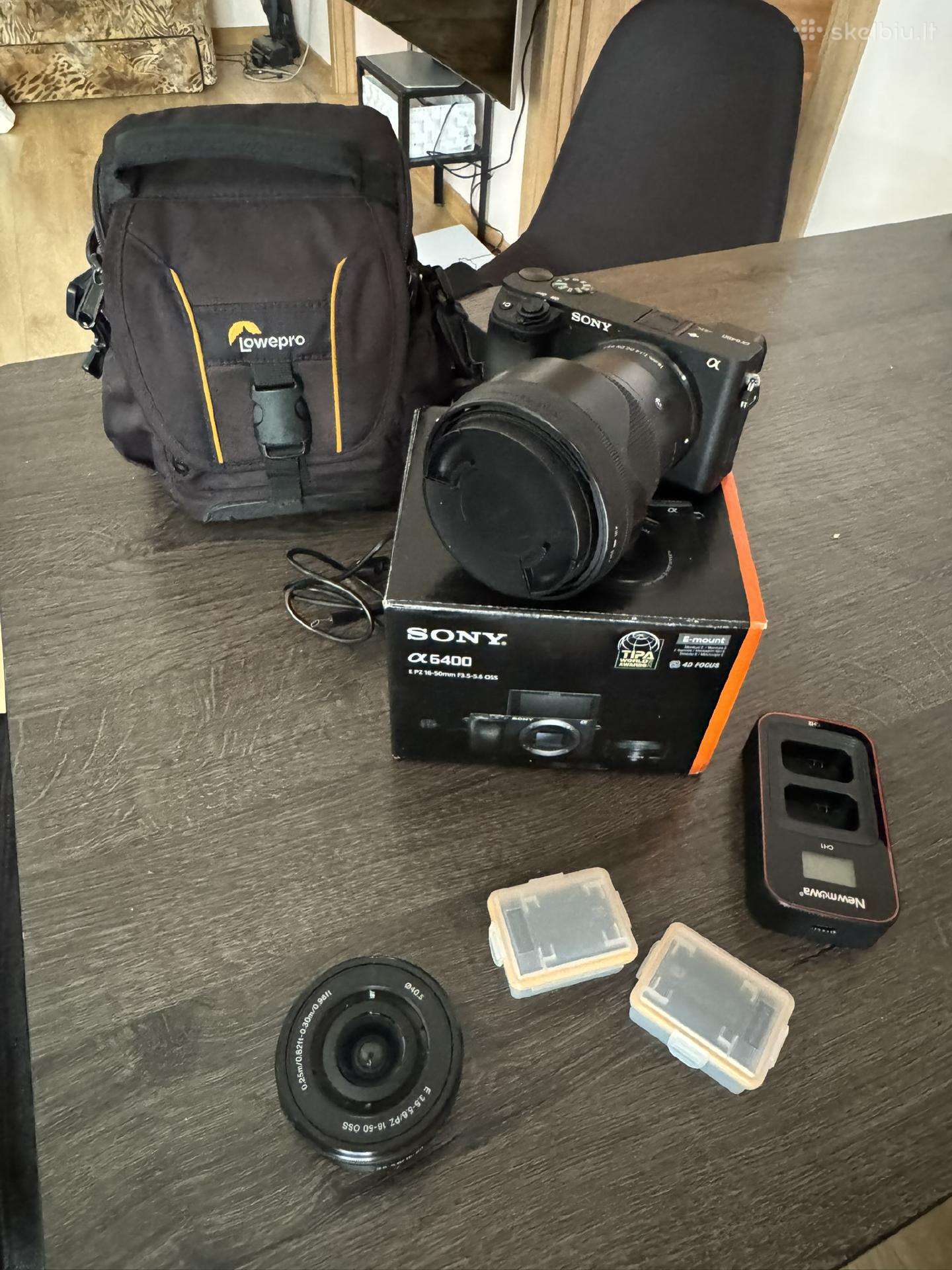 Sony a6400 + Sigma 16mm f/1.4 + Sony 16-50mm Oss
