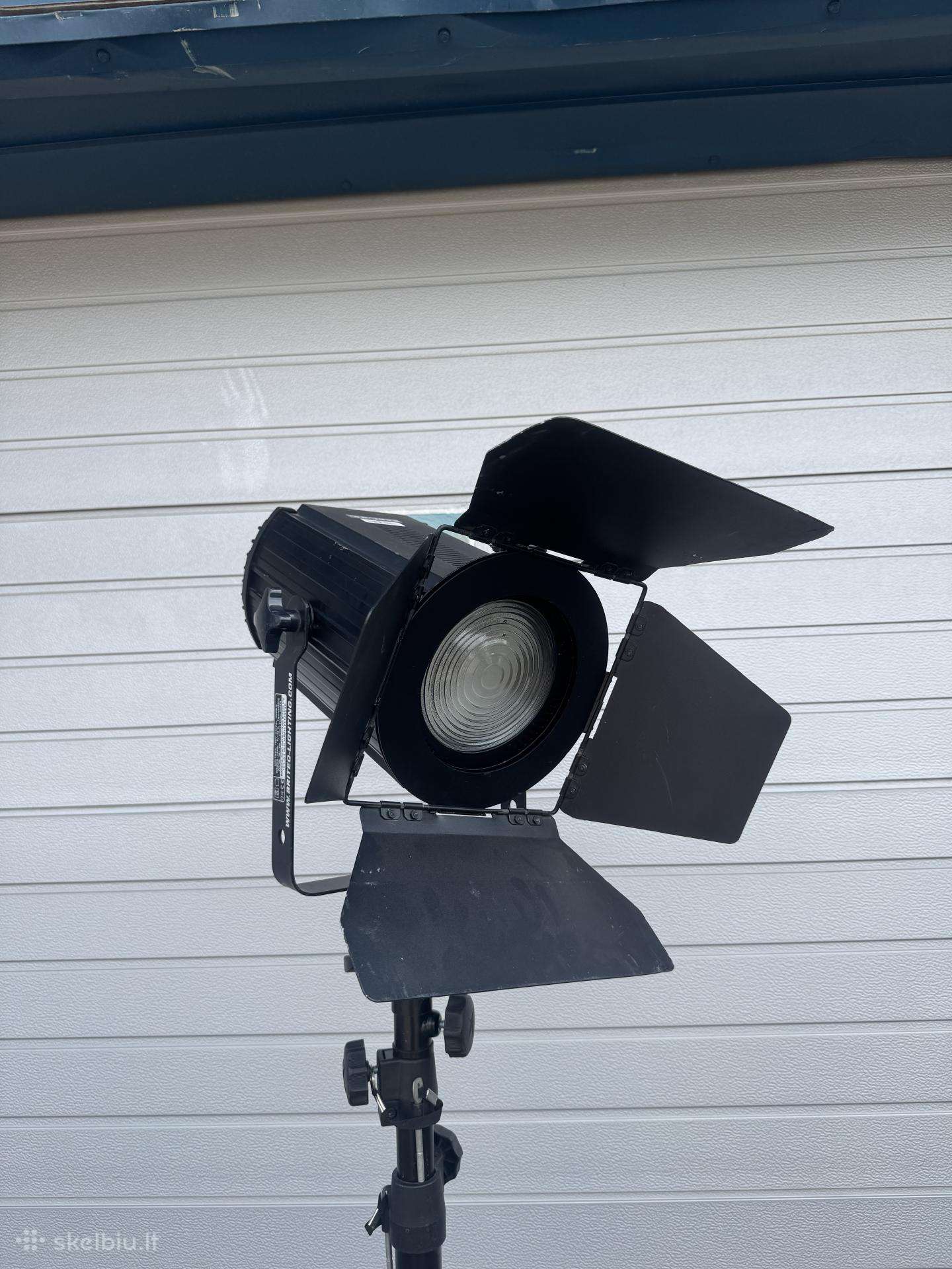 Bt-theatre 100ec mk2 prožektorius LED fresnel