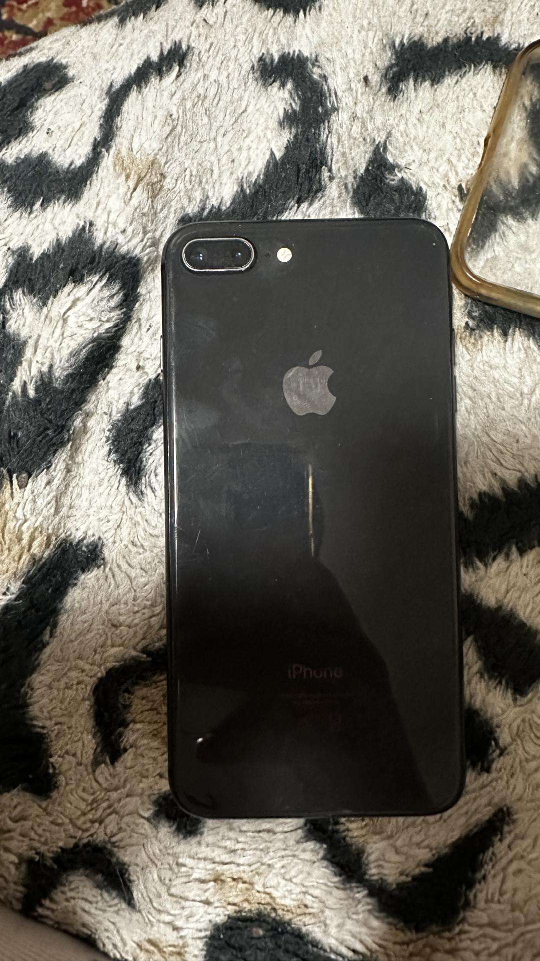 iPhone 8 plius 64gb