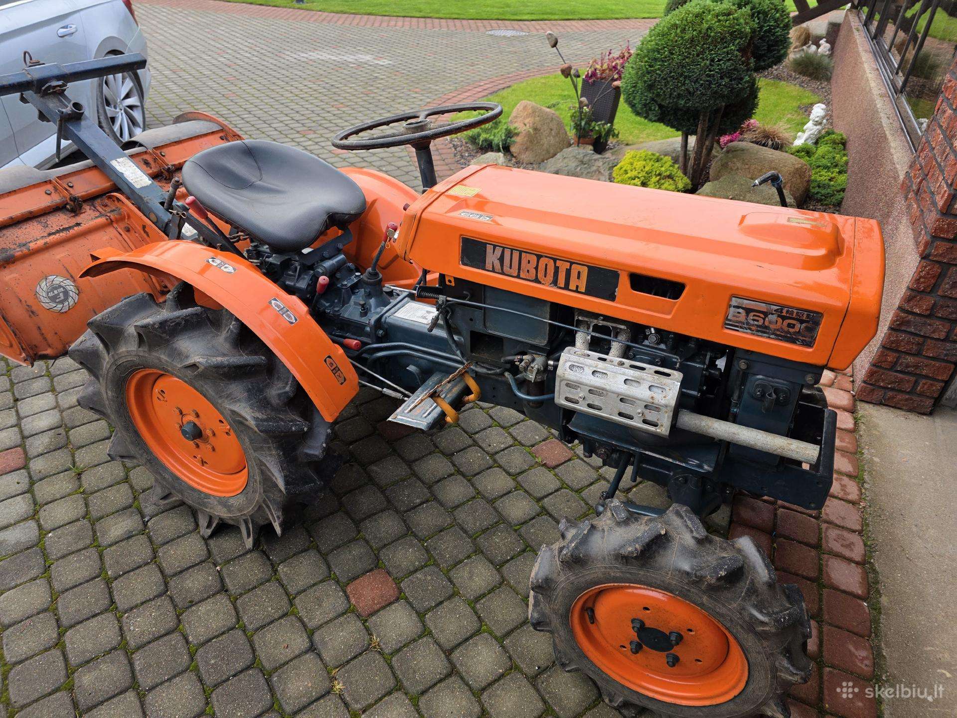 Kubbota B6000