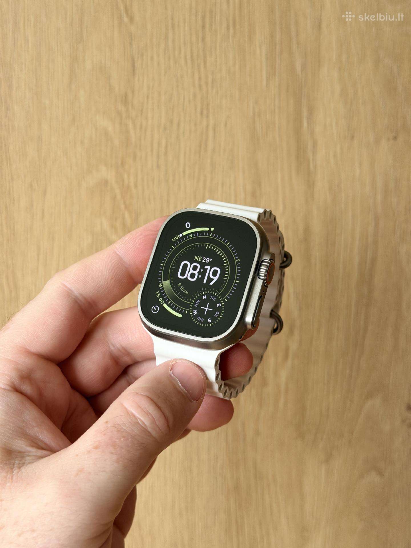 Apple Watch Ultra 2 su White Ocean Band