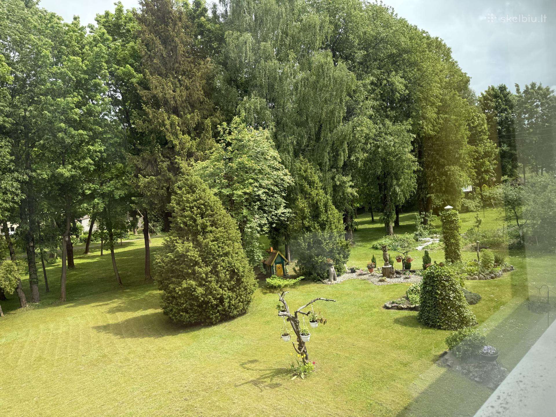 3 kambarių butas su rūsiu ir sandėliuku