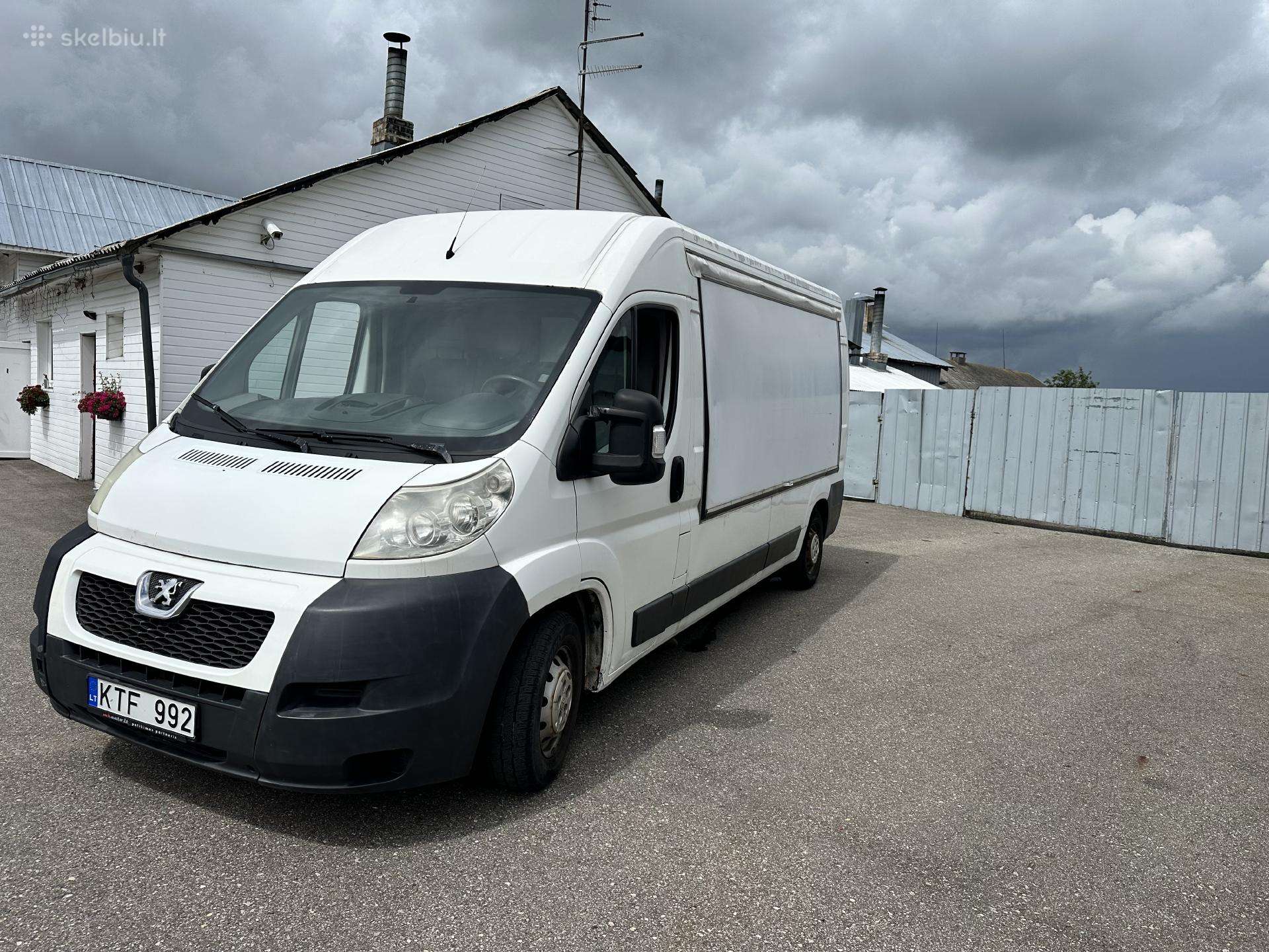 Autoparduotuvė Peugeot boxer