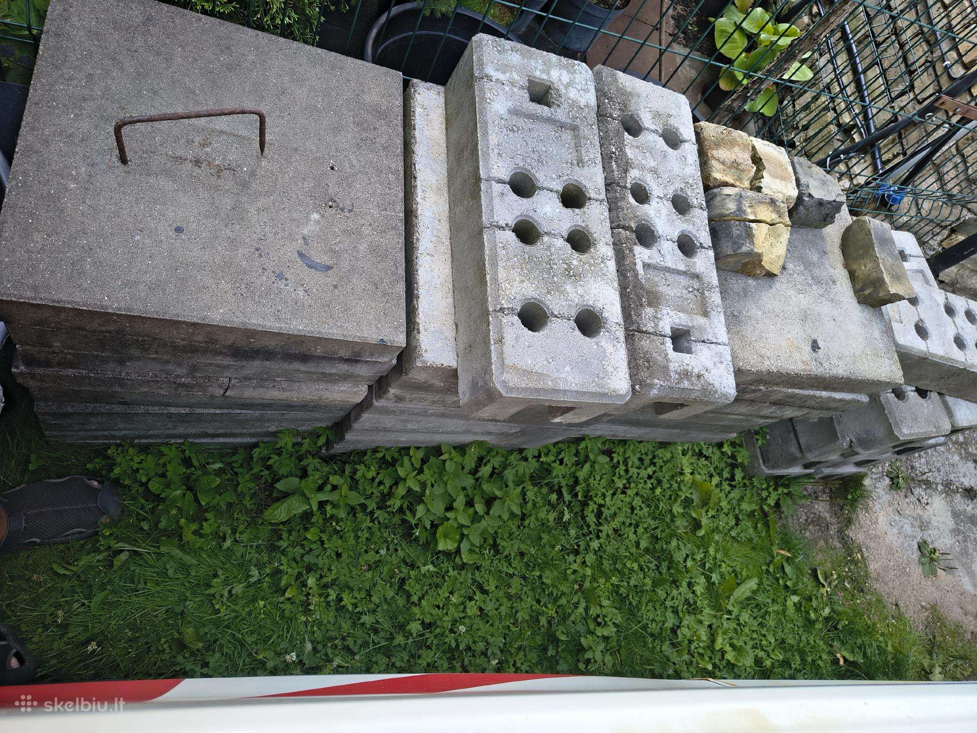 Skubiai, Pigiai atiduodu betonines plyteles