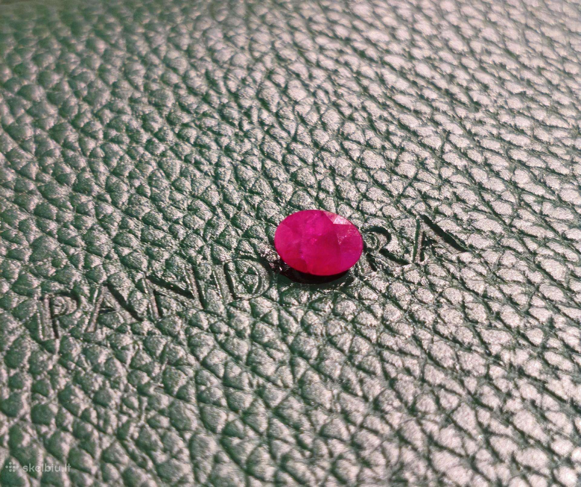 Natūralus rubinas 1.00ct su sertifikatu