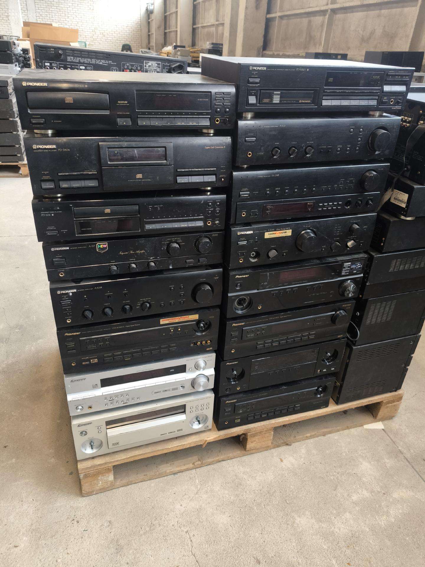 Pioneer audio prietaisu palete
