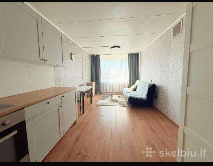 Parduodu 18 kv kambari 5 aukšte