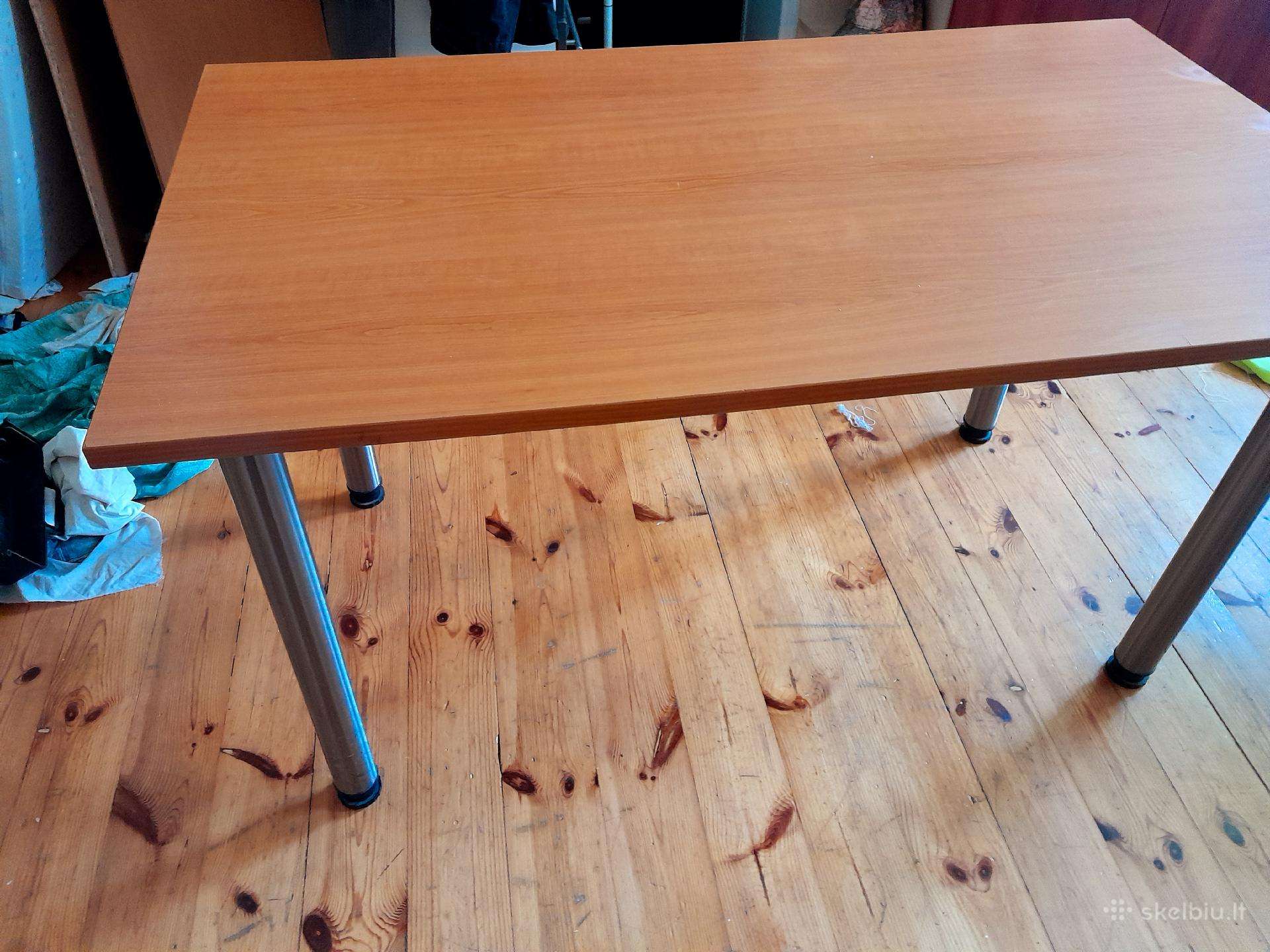 Stalai virtuvei ir svetainei