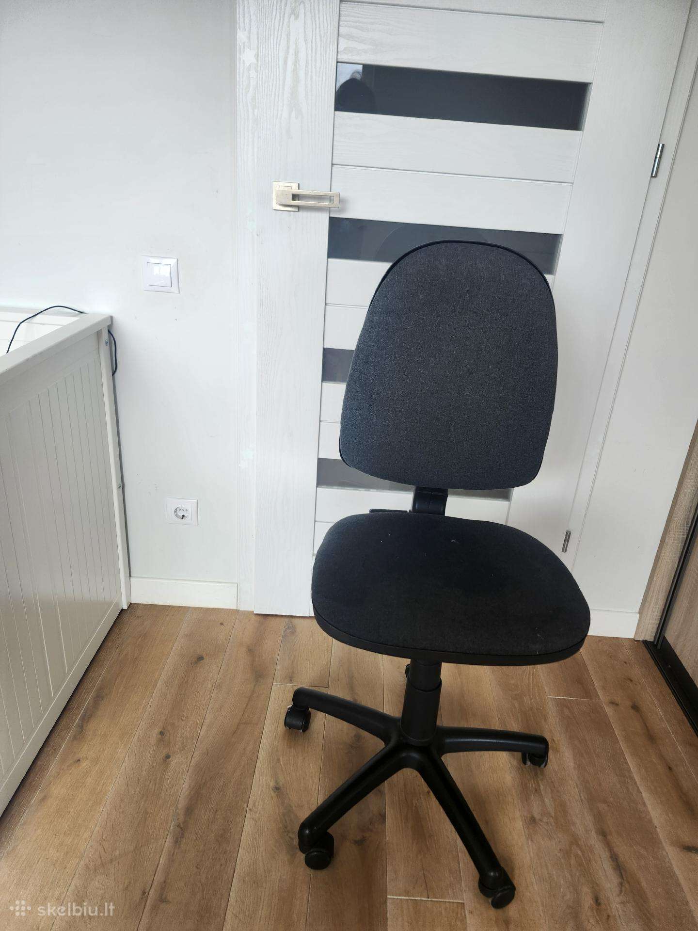 Rašamojo stalo kėdę