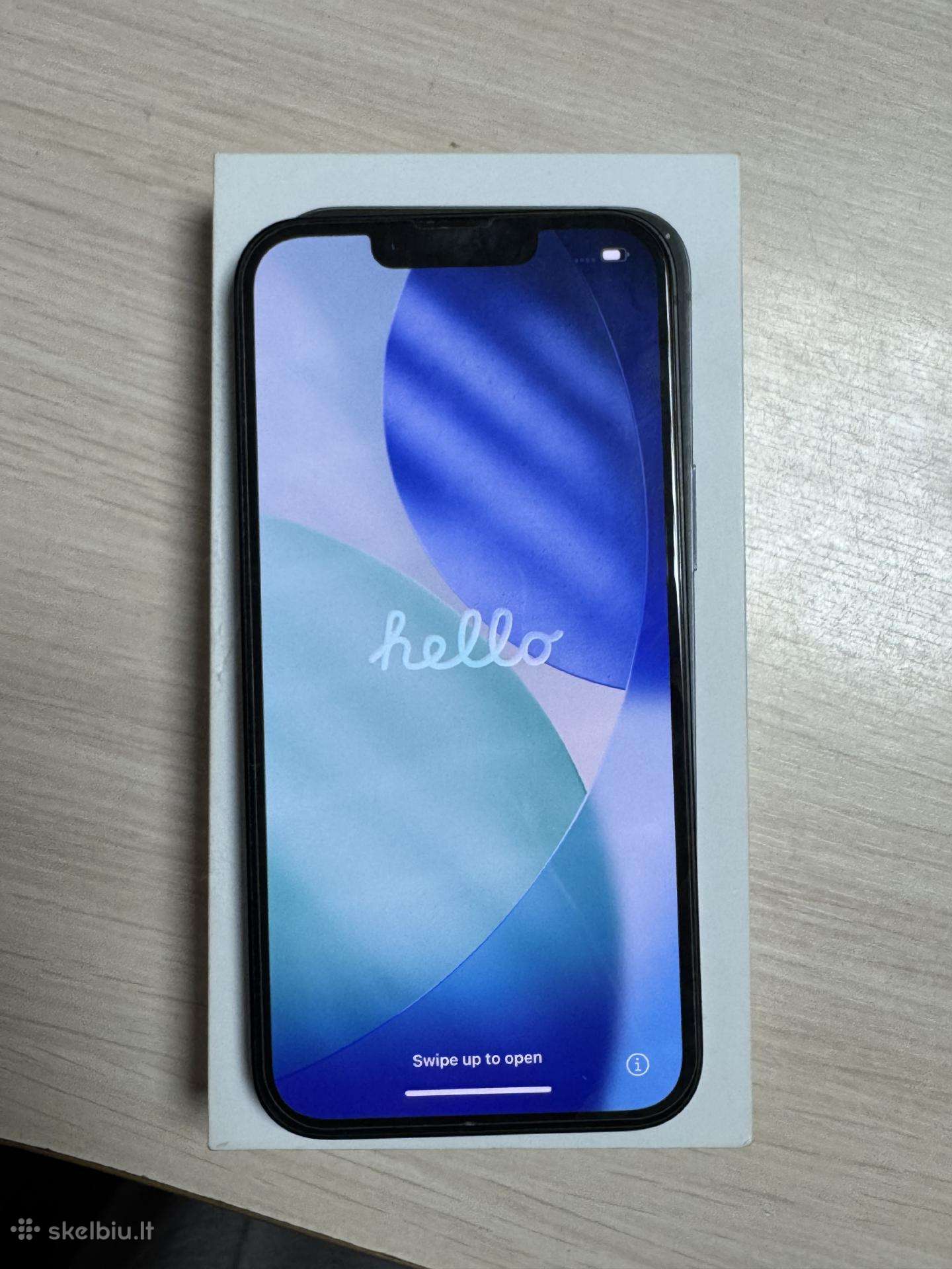 Idealaus stovio iPhone 16 e 128 GB