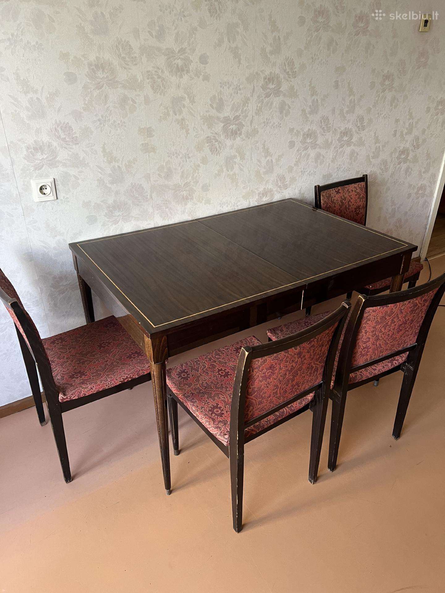 Atiduodu-dovanoju stalą ir 6 kėdes
