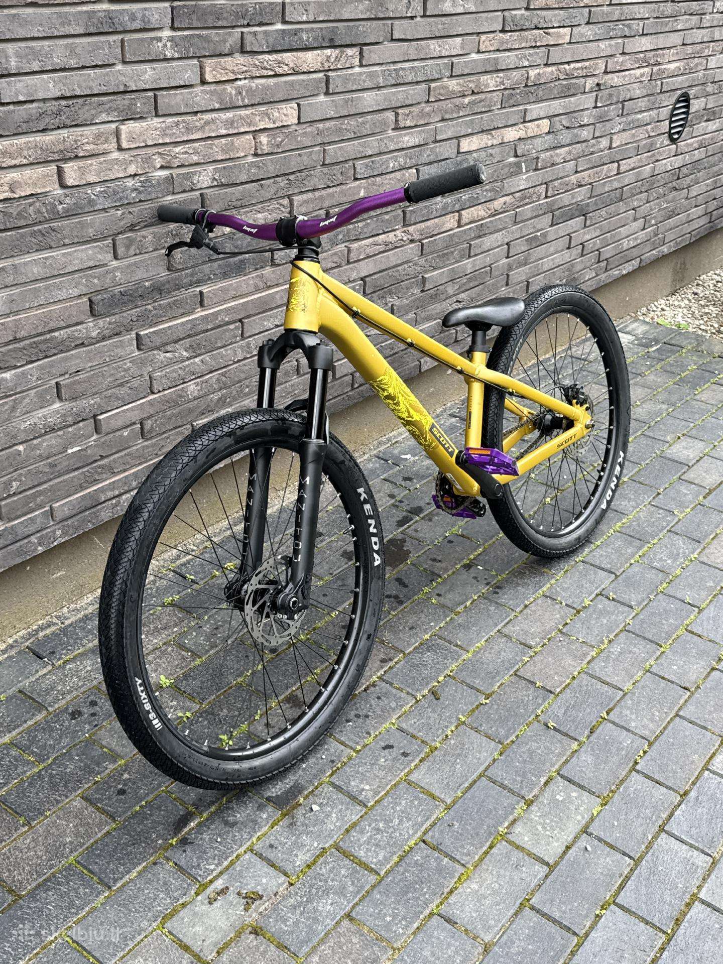 Parduodamas labai geros būklės dirt jump dviratis