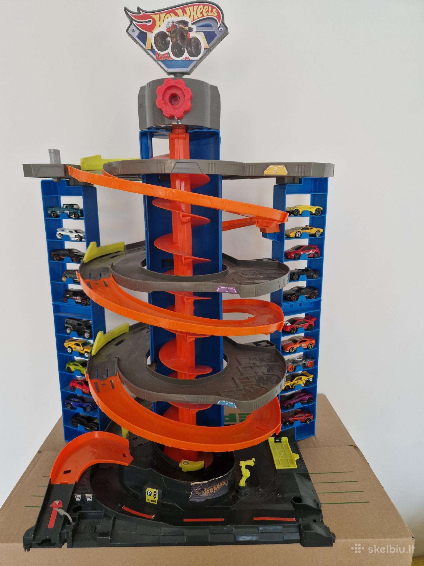 Hot wheels Mega Garage + 22 modeliukai