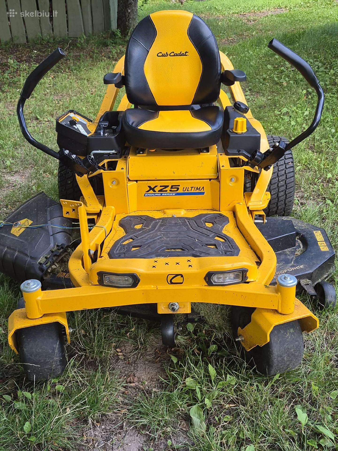 Parduodama Cub Cadet Xz5 Ultima L137 Zero Turn