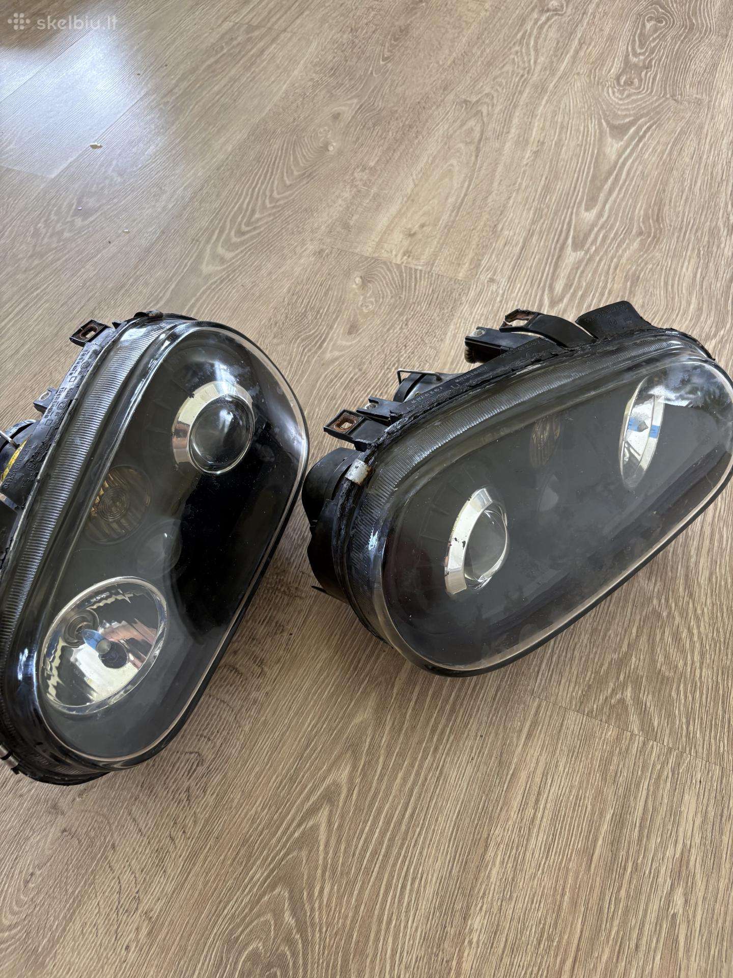 Volkswagen Golf 4 priekinių žibintų komplektas
