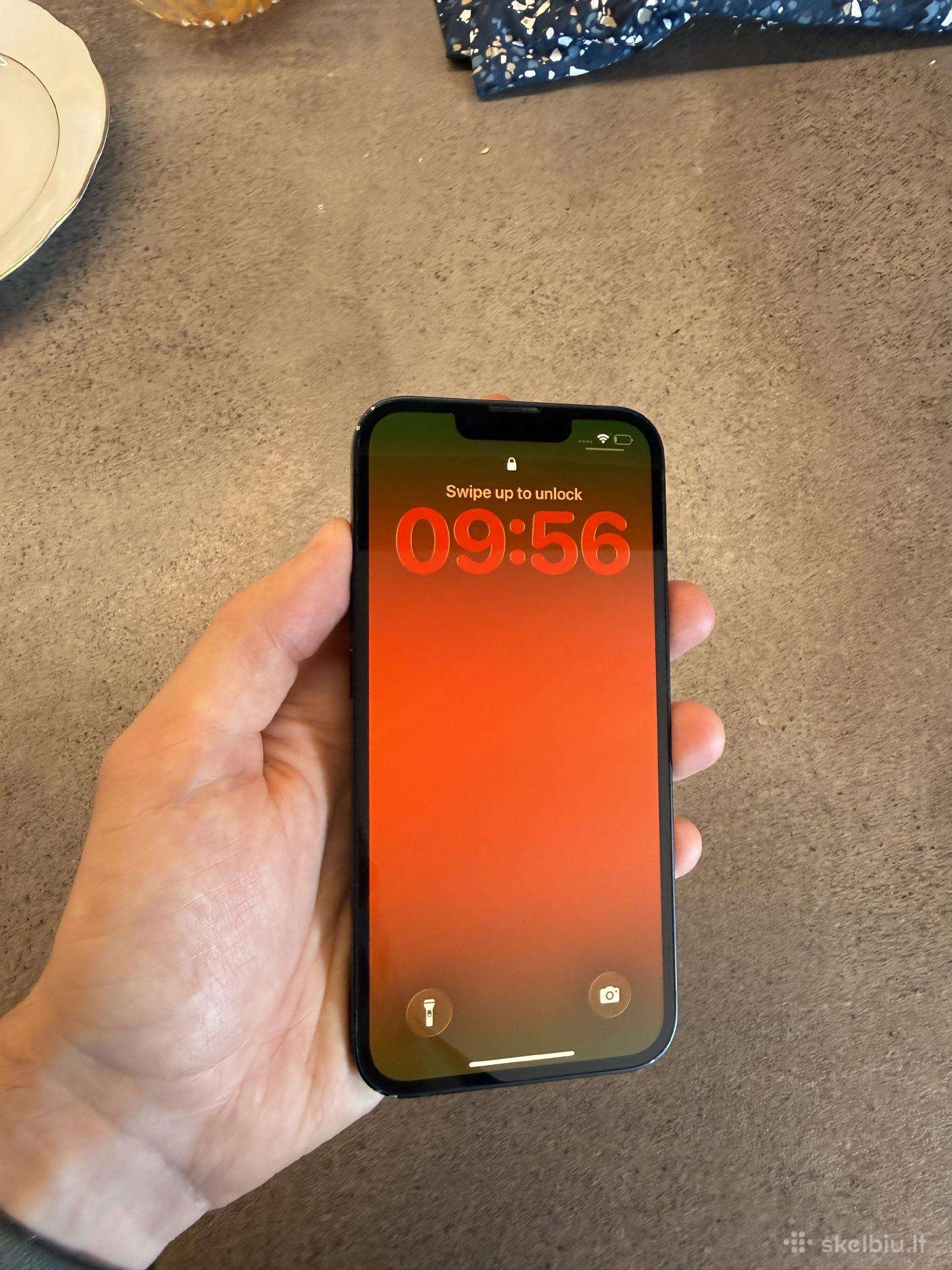 iPhone 13