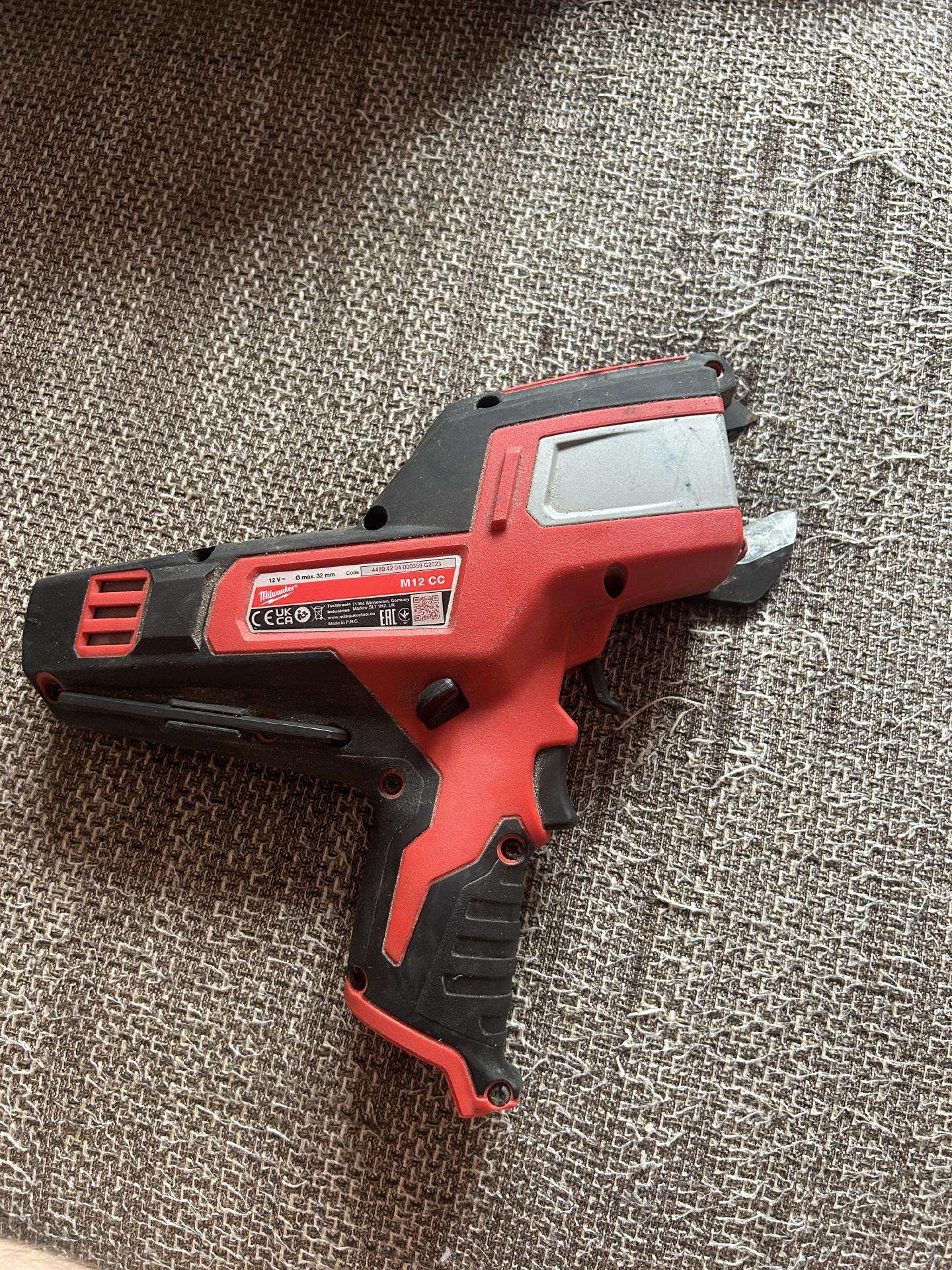 Milwaukee m12cc