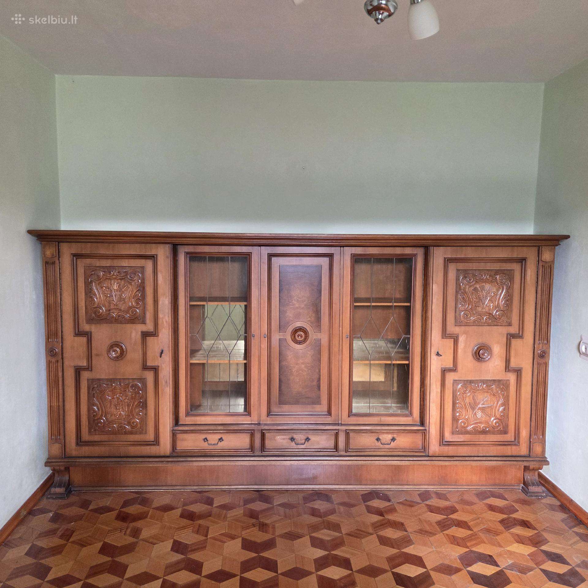 Medžio masyvo knygų spinta komoda
