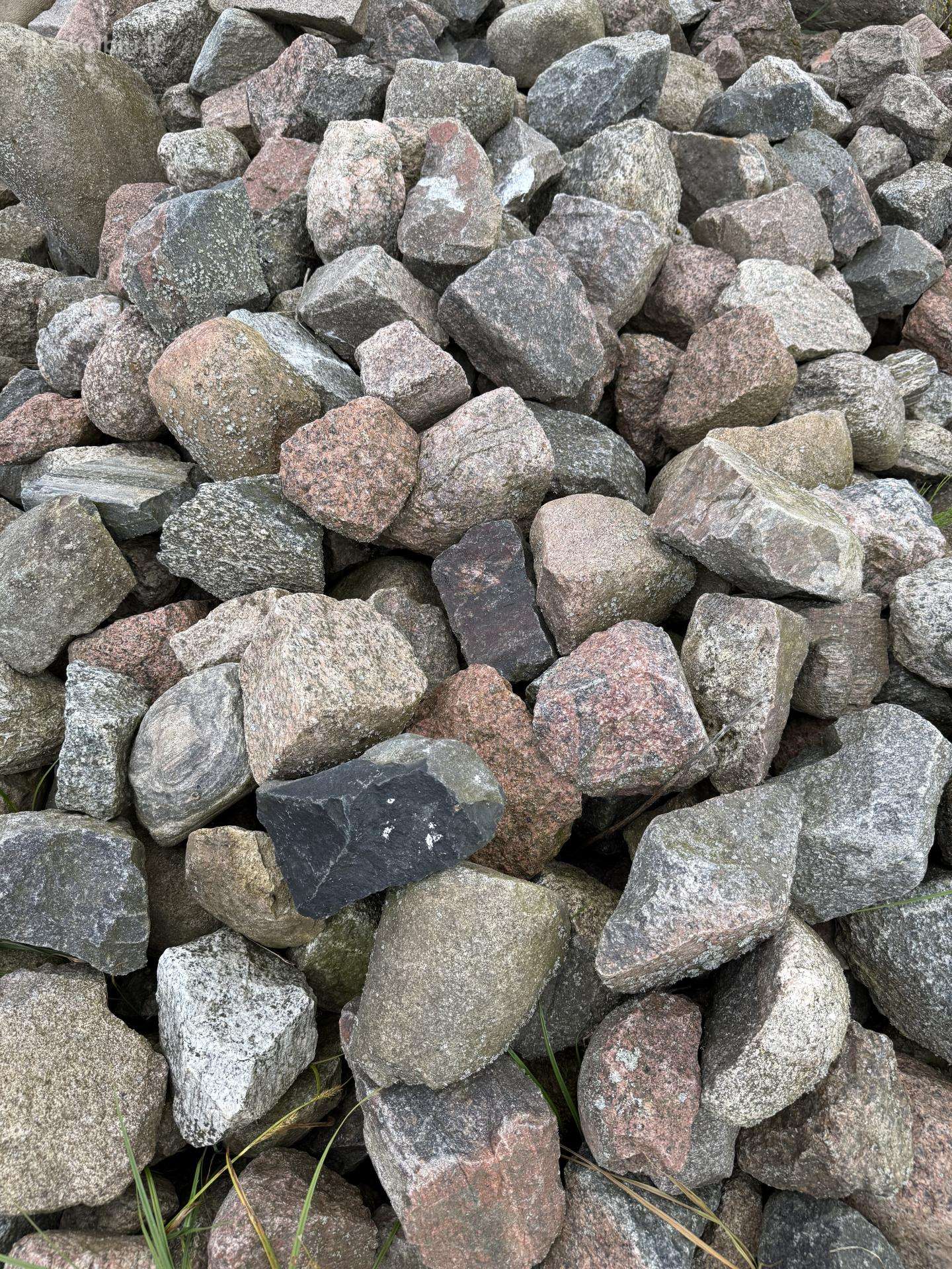 Skaldytas akmuo
