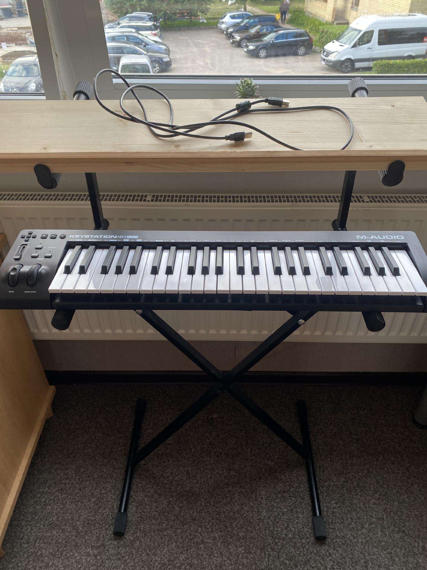 M-audio Keystation 49 Mk3 + stovas komplektas