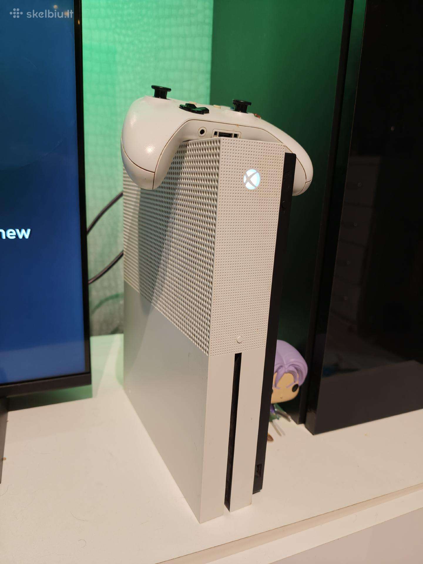 Xbox One S 1tb + nemažai žaidimų