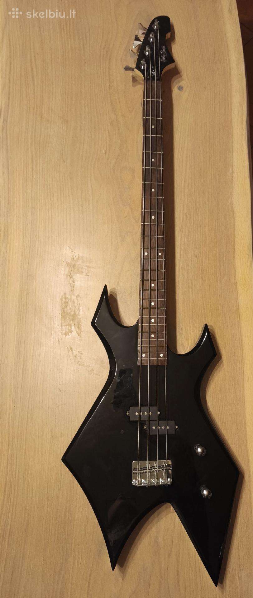 Parduodu viena karta grota bosine gitara
