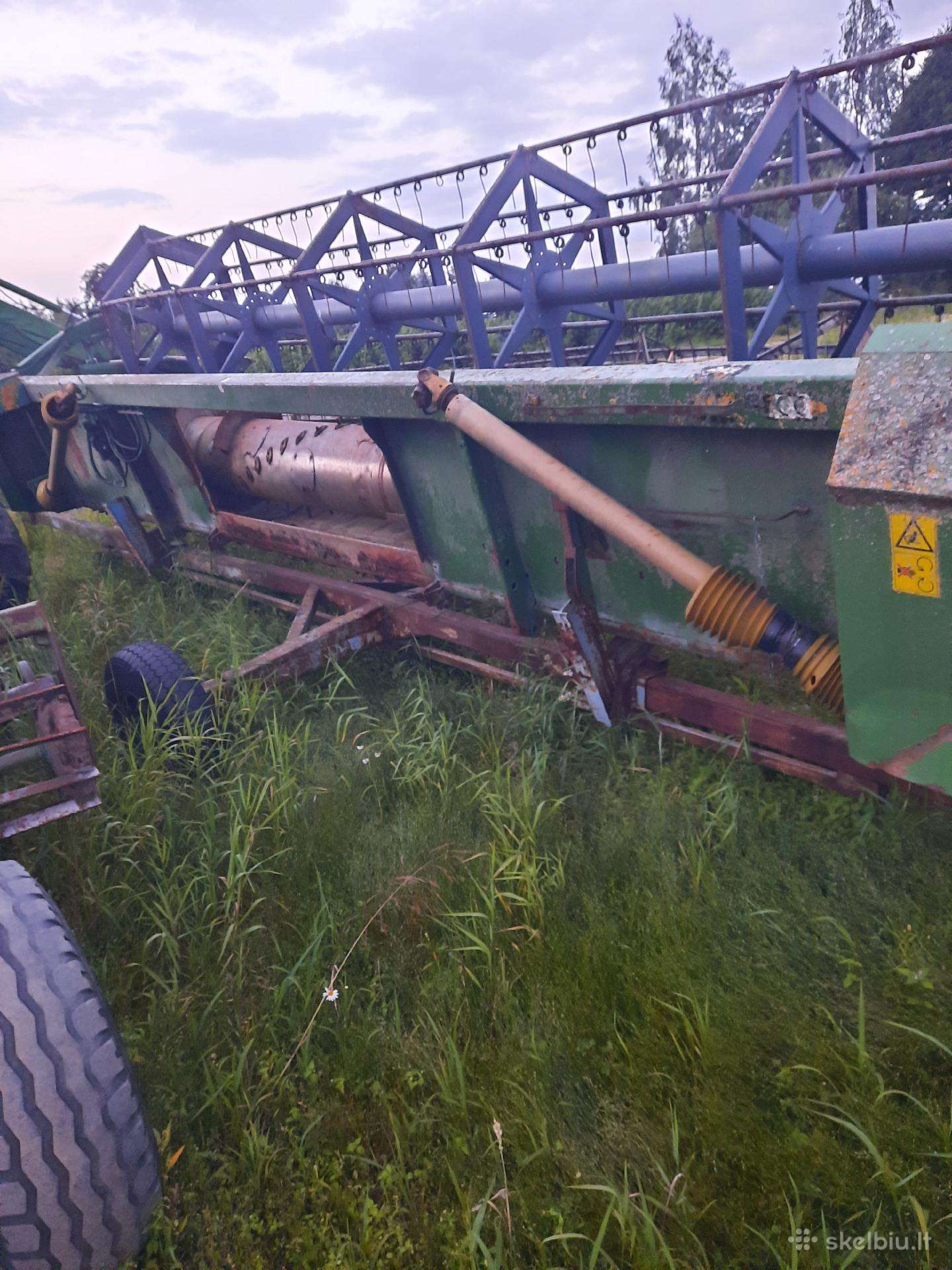 Kombainas John Deere 2264 Dalimis