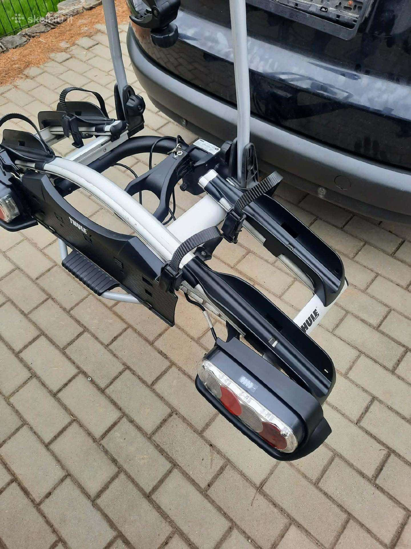 Parduodamasthule dviračių laikiklis