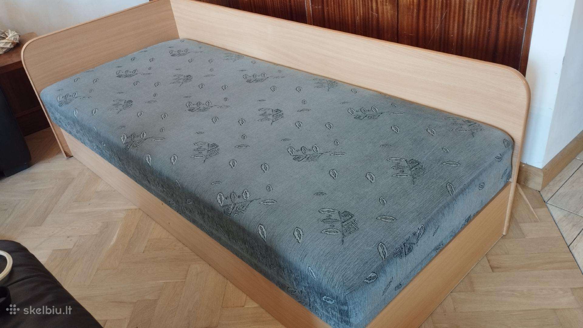Viengulė tachta