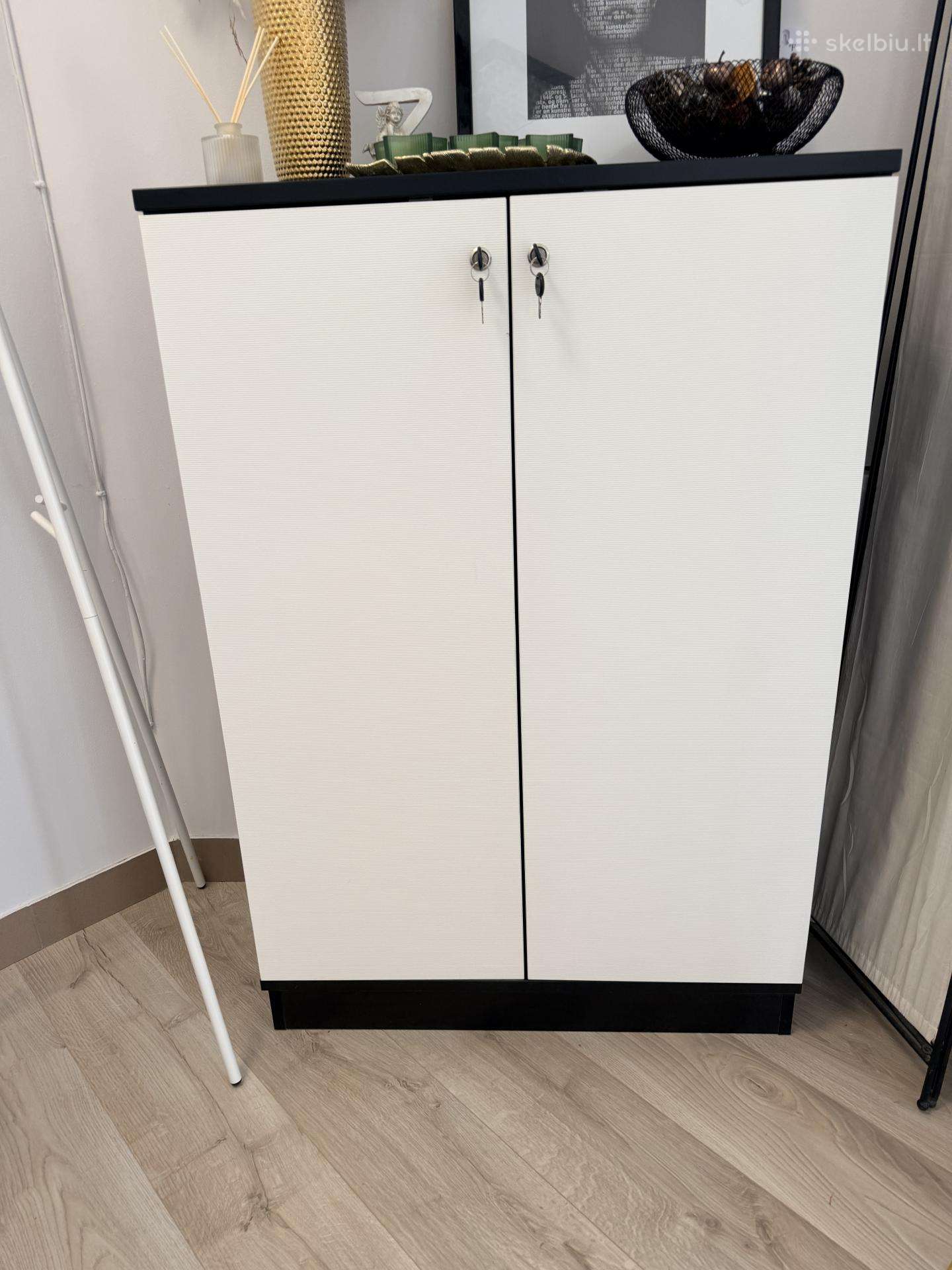 Spintelė su užraktu