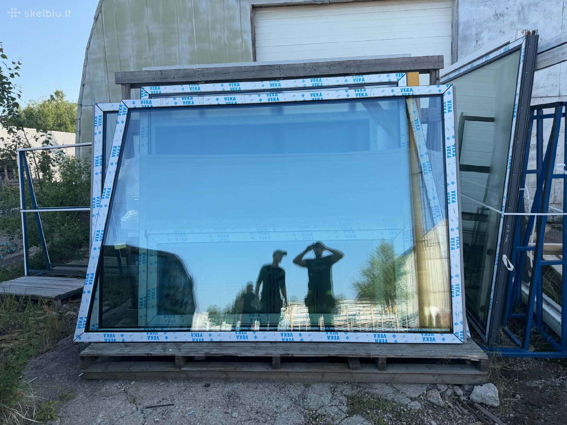 Veka Softline 82 Md panoraminė vitrina 1990x3110mm