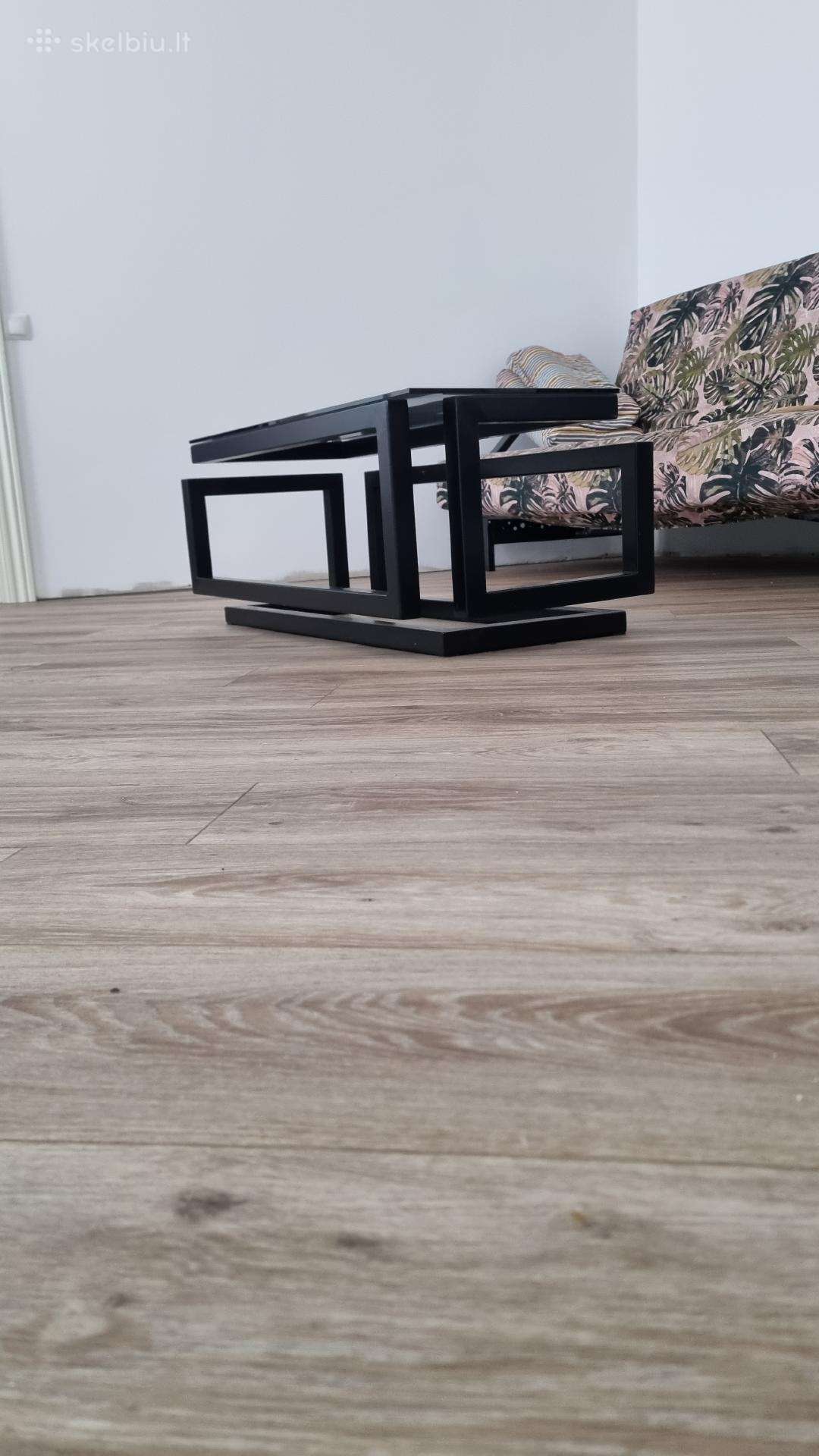 Metalinis staliukas su stikliniu ,102,54841,5