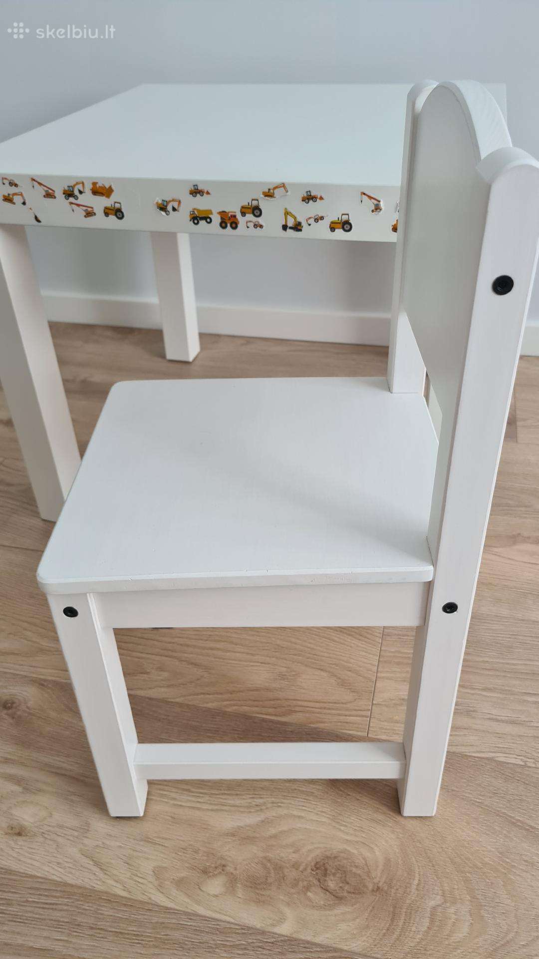 Vaikišką Ikea stalą ir kėdutę