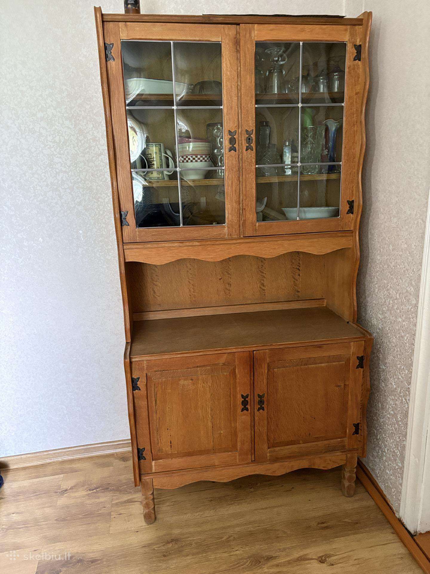 Spintelė/vitrina