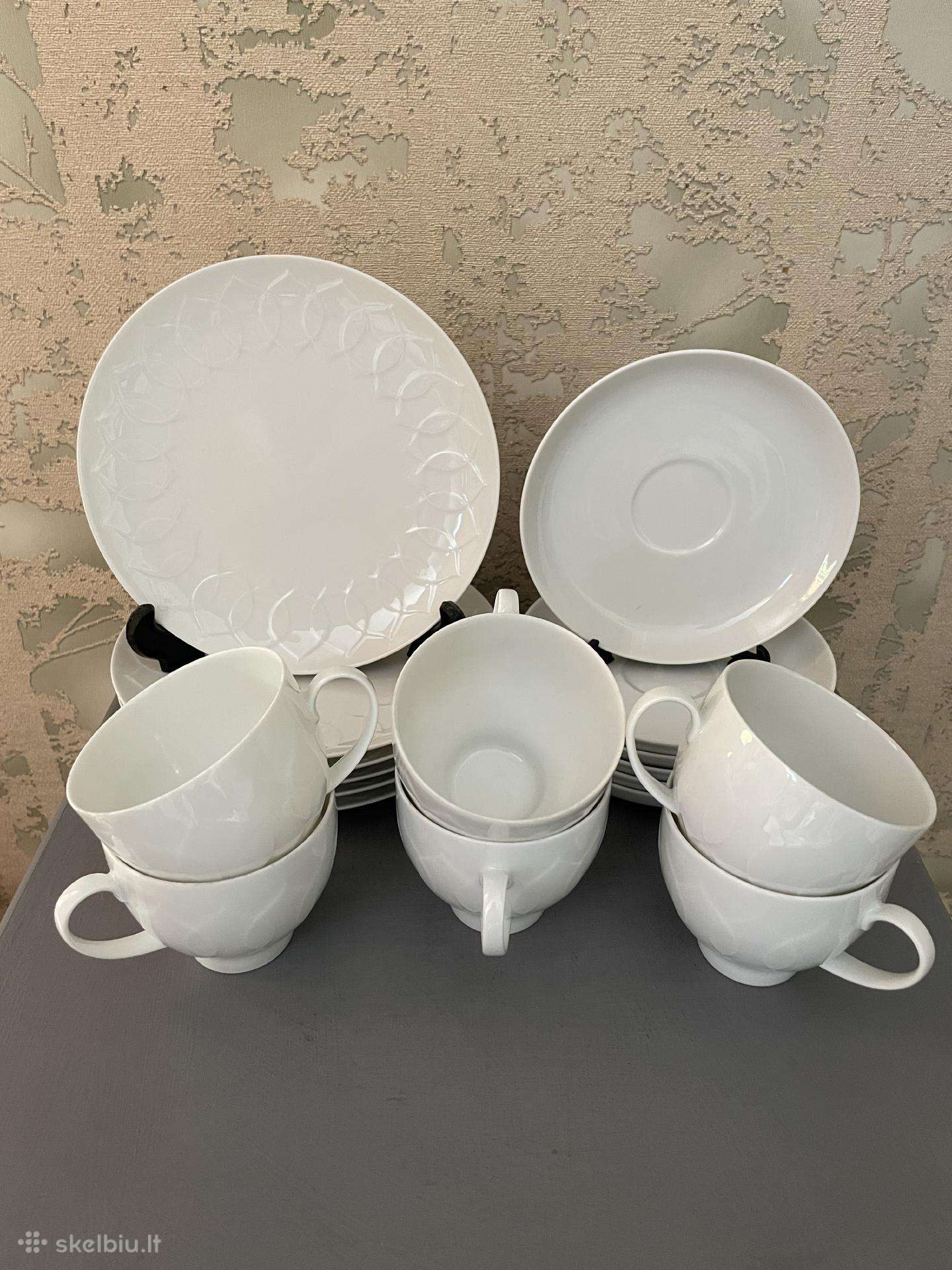Gerti kavą iš Rosenthal Lotus puodelio