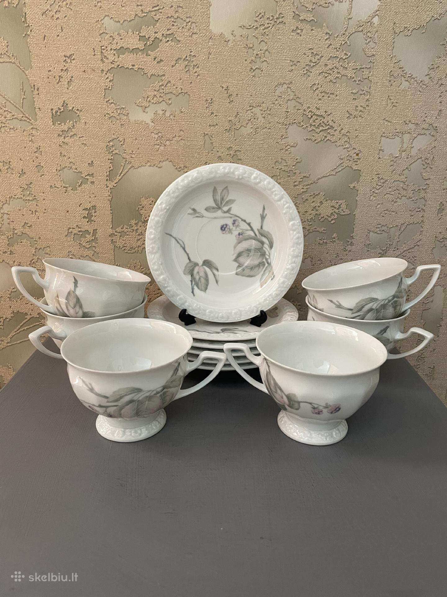 Gerti kavą iš Rosenthal Maria puodelio