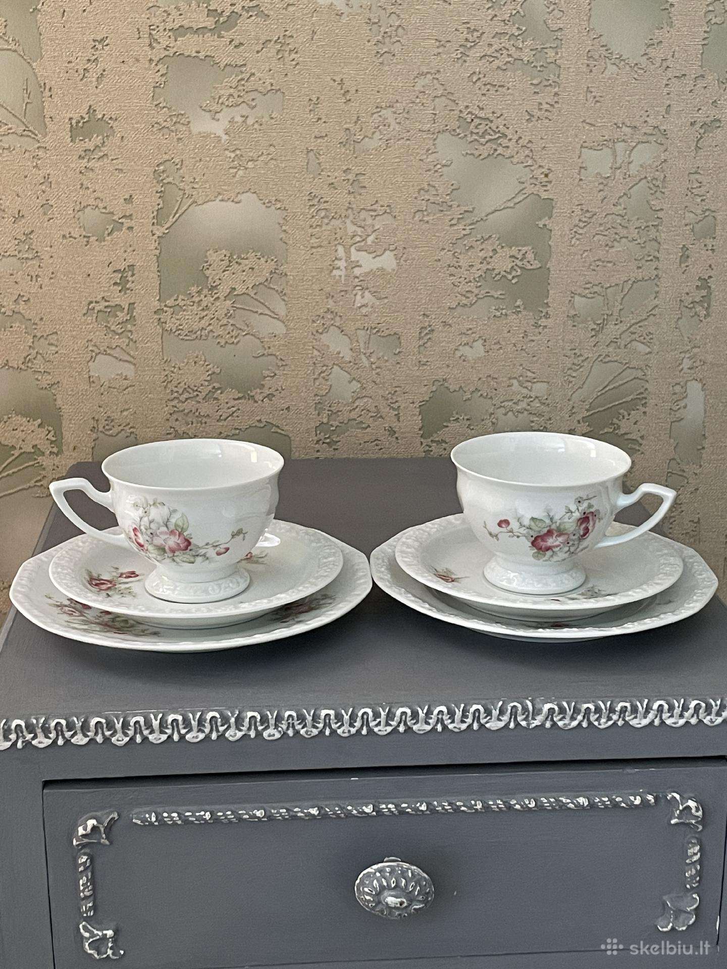 Gerti kavą iš Rosenthal Maria classic puodelio