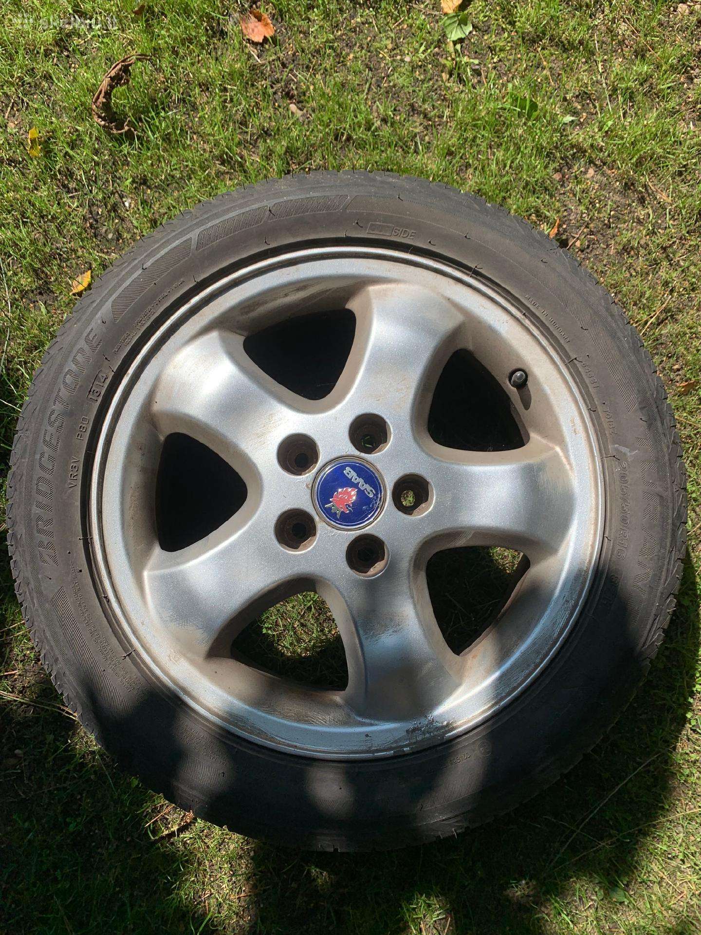 Saab ratlankiai su padangomis