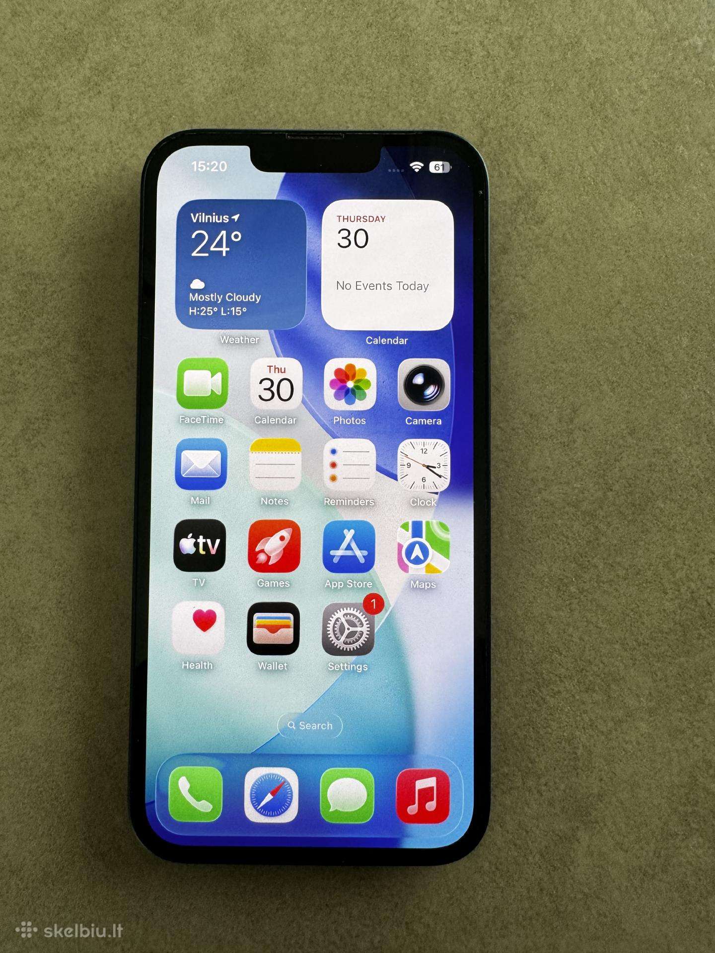 iPhone 13, 128 GB, midnight su garantija