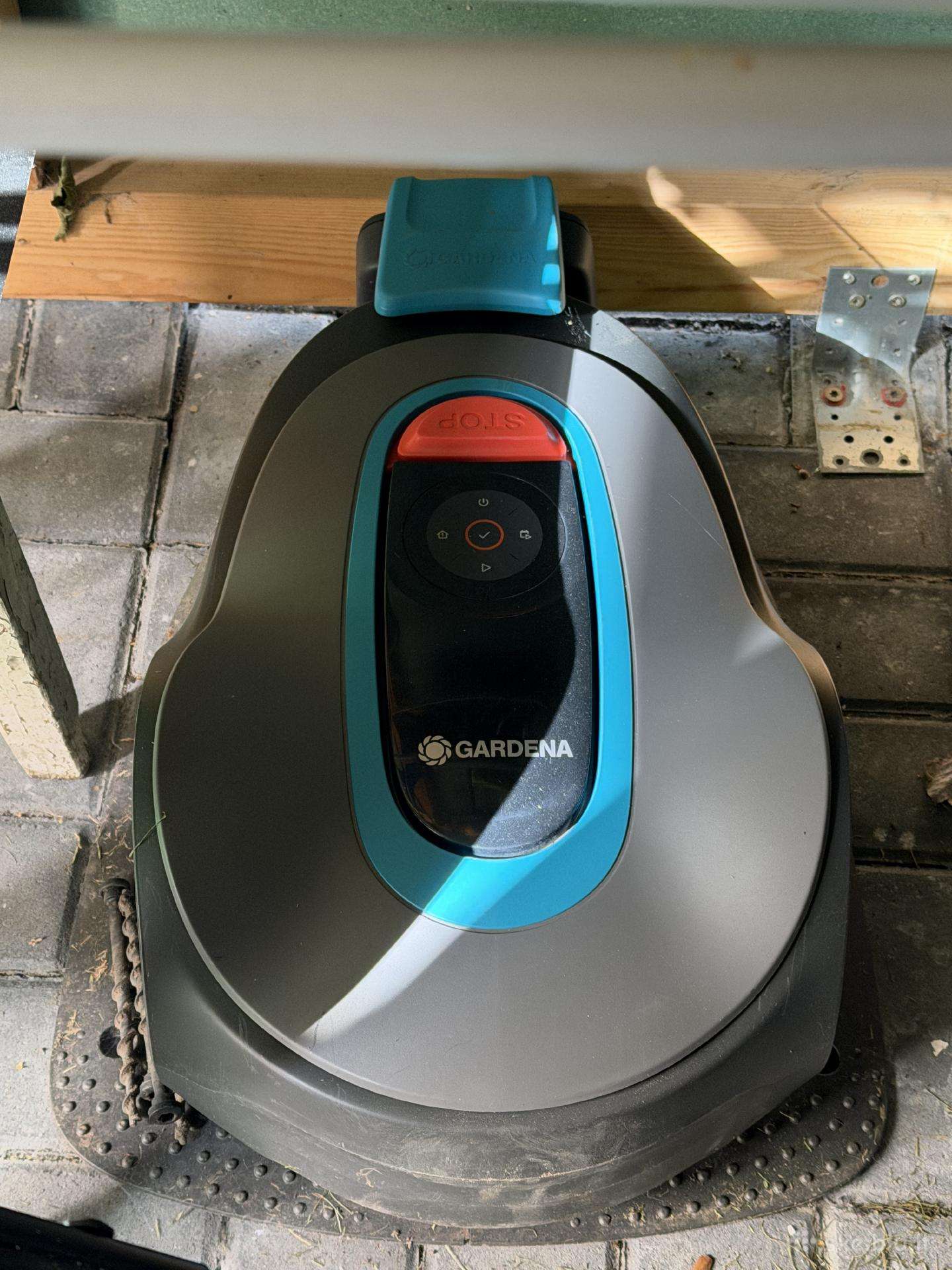 Gardena sileno minimo vejos robotas