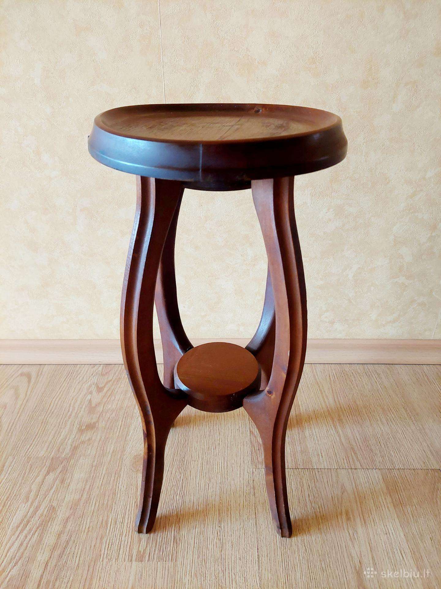 Vintažinis medinis gėlių staliukas 52/25cm.saulute