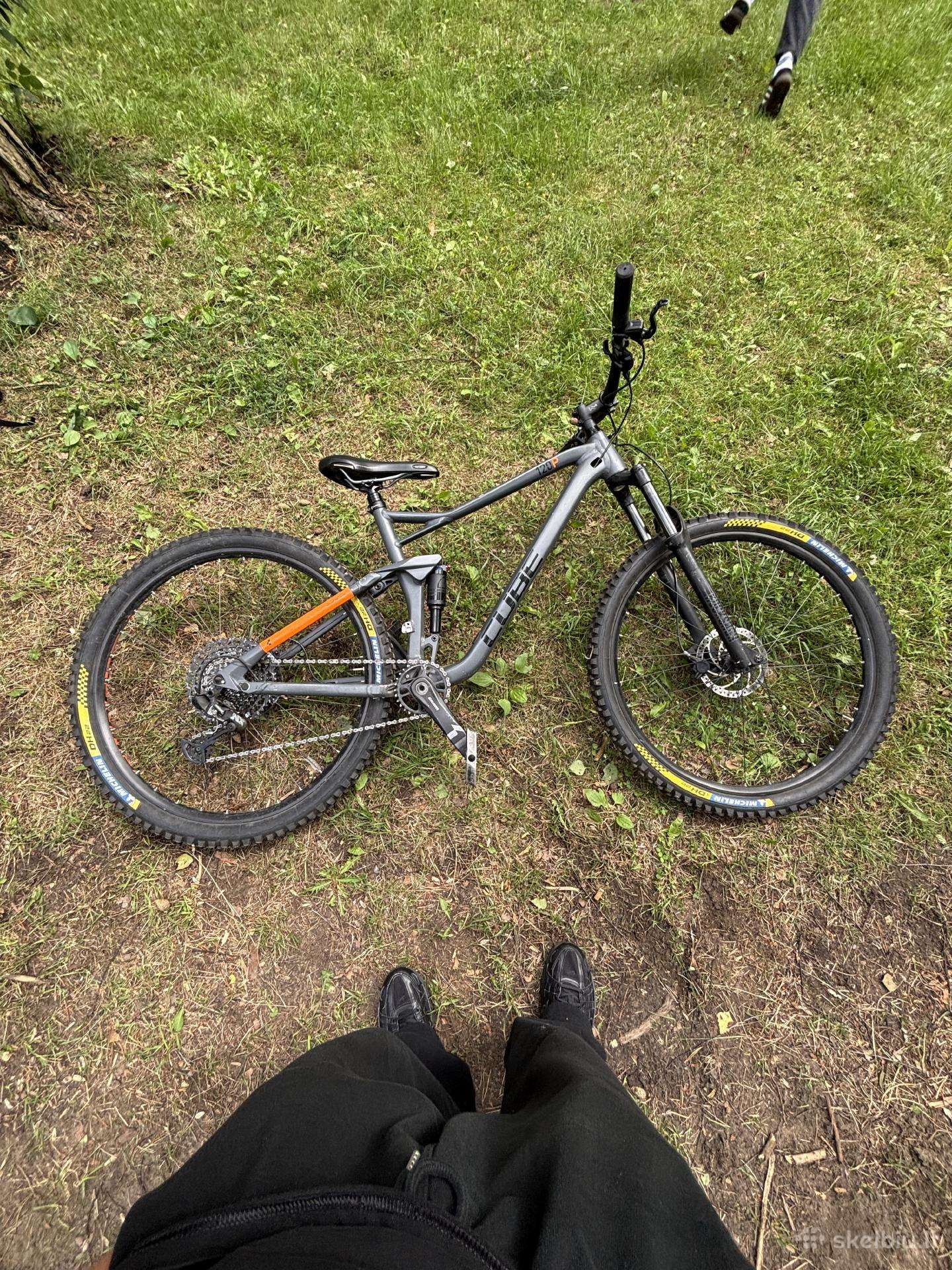 Parduodu full suspension dvirati
