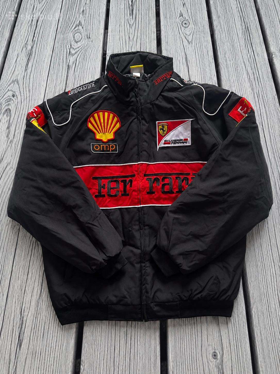 Ferrari Scuderia Racing striukė