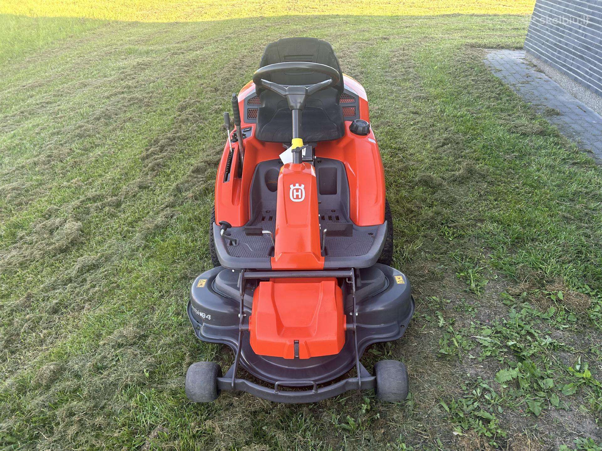 Husqvarna R214tc
