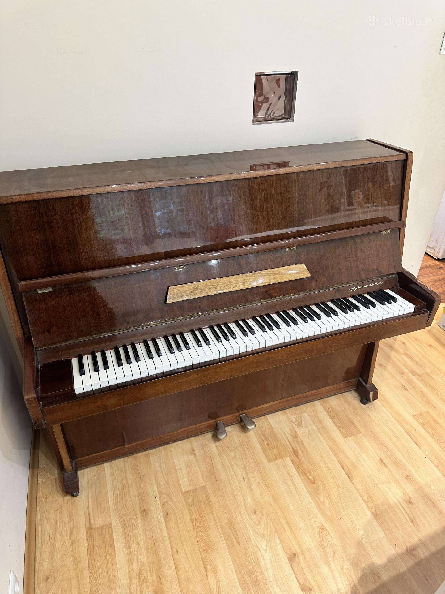 Pianinas „ukraina“ rudos spalvos