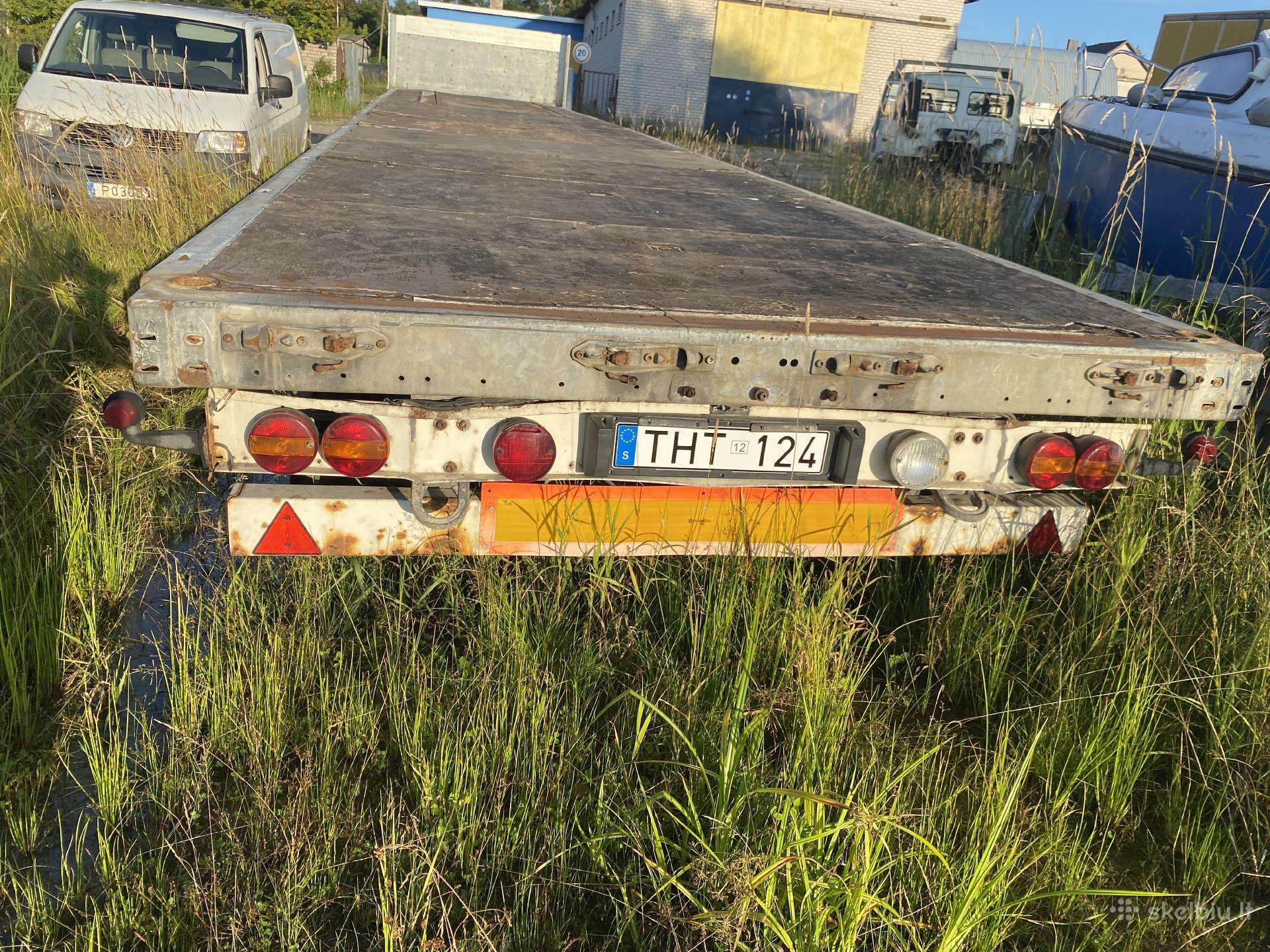 -Kita-, platformos