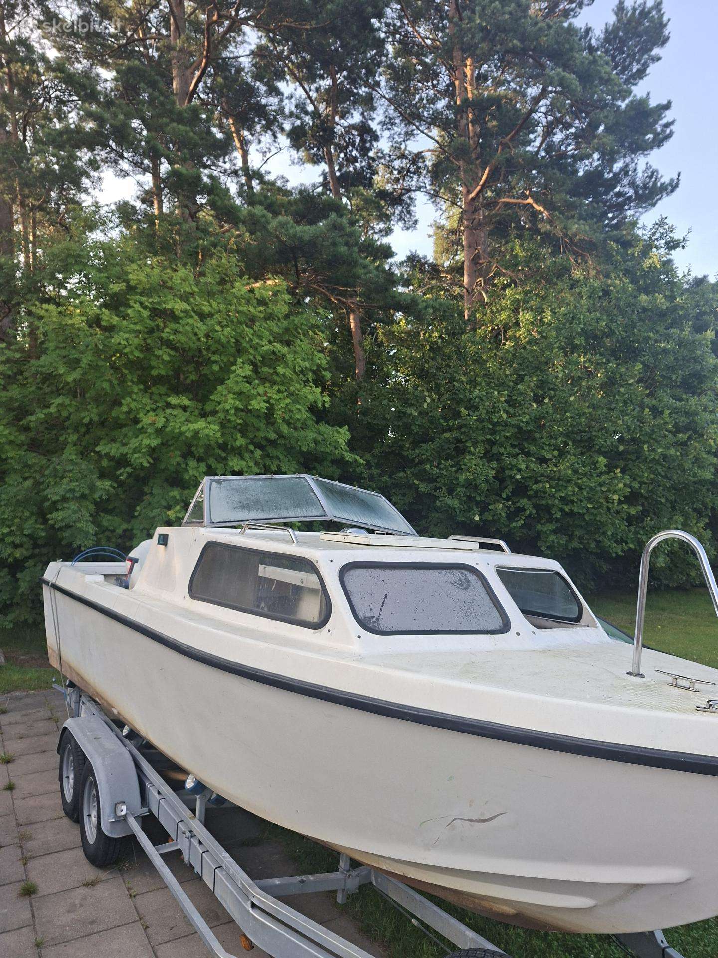 Sea ray Pramoginis, yachts / cruisers