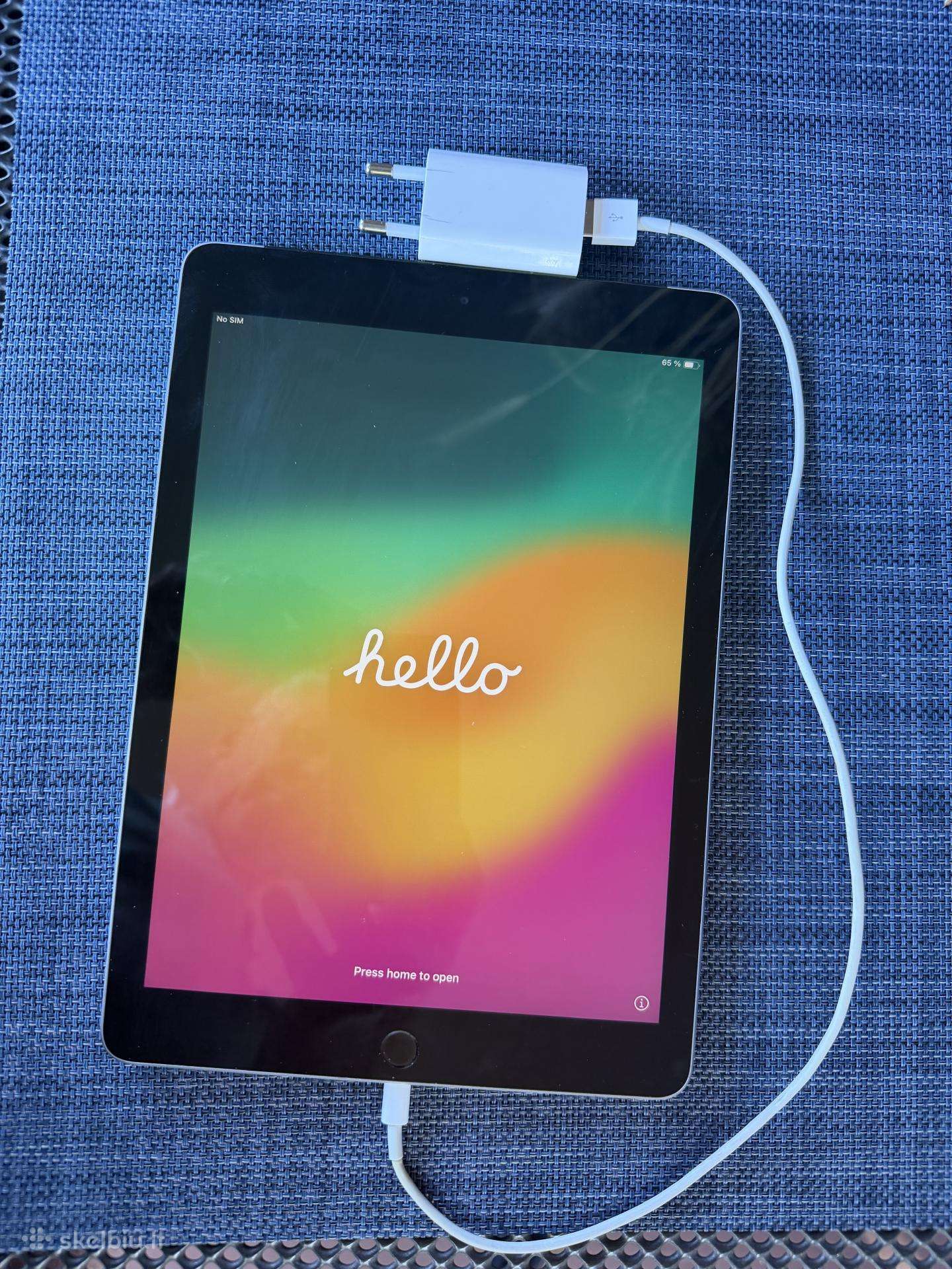iPad (6th Generation) 32gb WiFi + Cellular (sim)