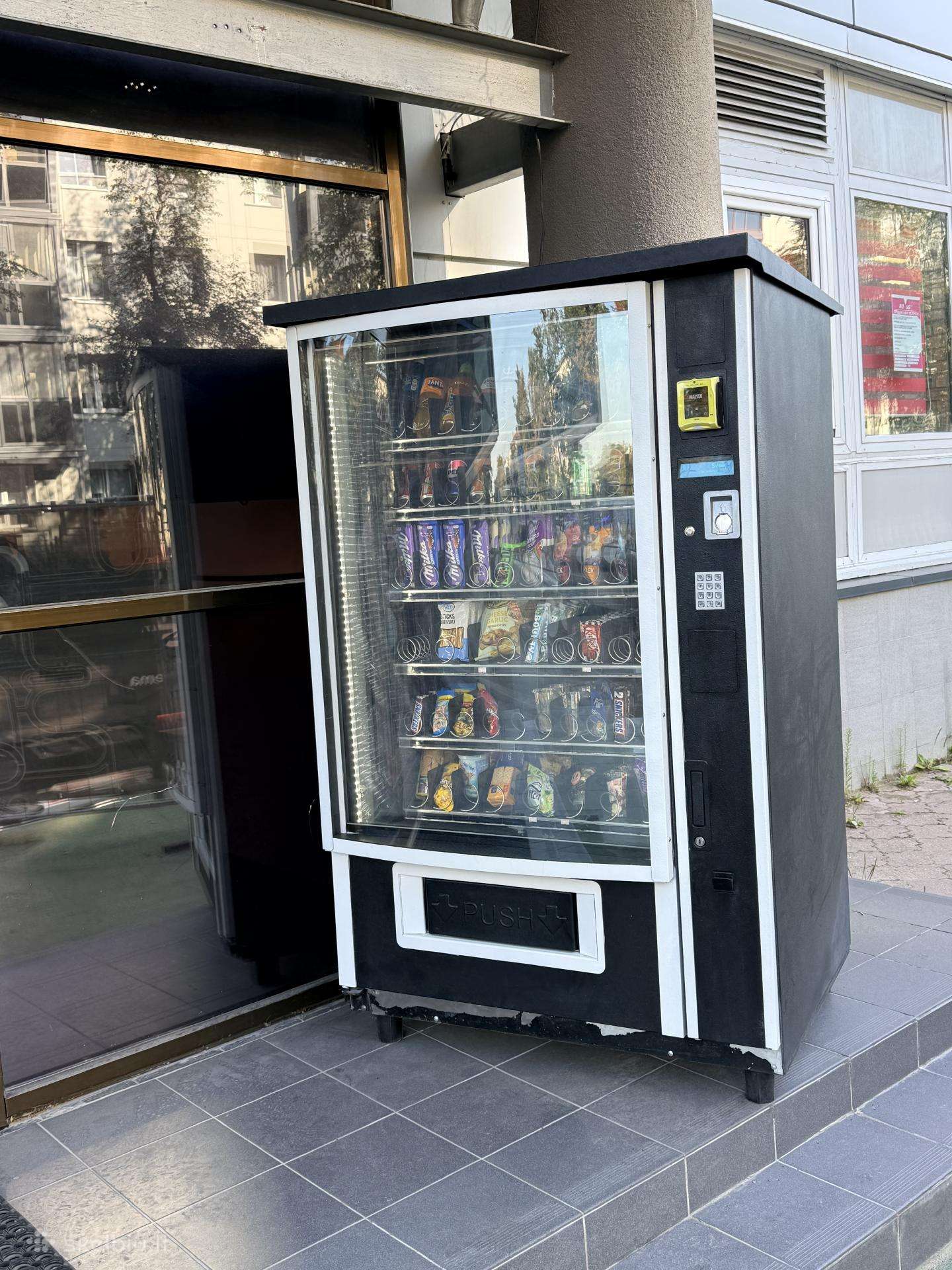 Profesionalūs lauko vending automatai Sandenvendo